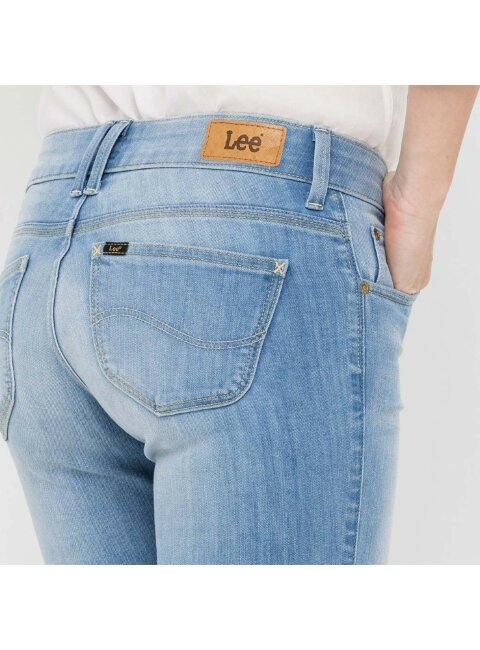 Джинсы женские  BOYFRIEND SELVAGE LEE SALLIE L30KBDM Джинсы женские  BOYFRIEND SELVAGE LEE SALLIE L30KBDM