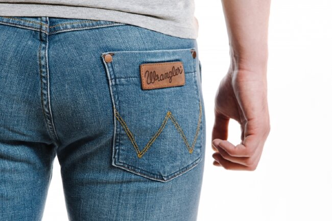 Прямые мужские джинсы Wrangler ACE W14Z9237X Прямые мужские джинсы Wrangler ACE W14Z9237X