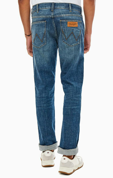 Джинсы мужские прямые Wrangler  Grinsboro W15QTG276 Джинсы мужские прямые Wrangler  Grinsboro W15QTG276