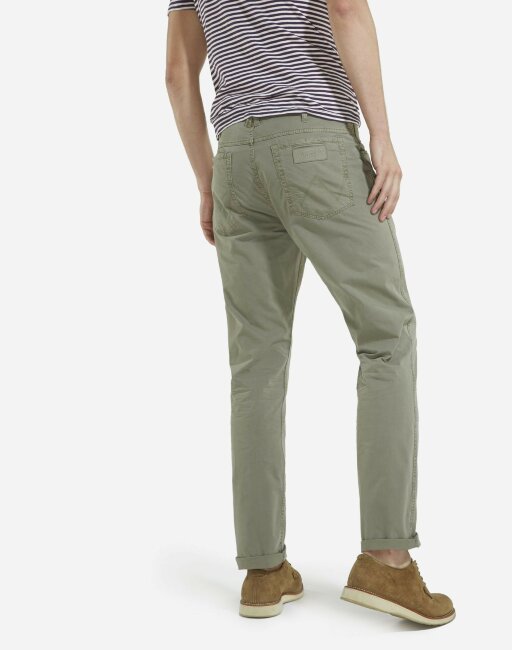 Джинсы мужские Wrangler Grinsboro W15QLL65M